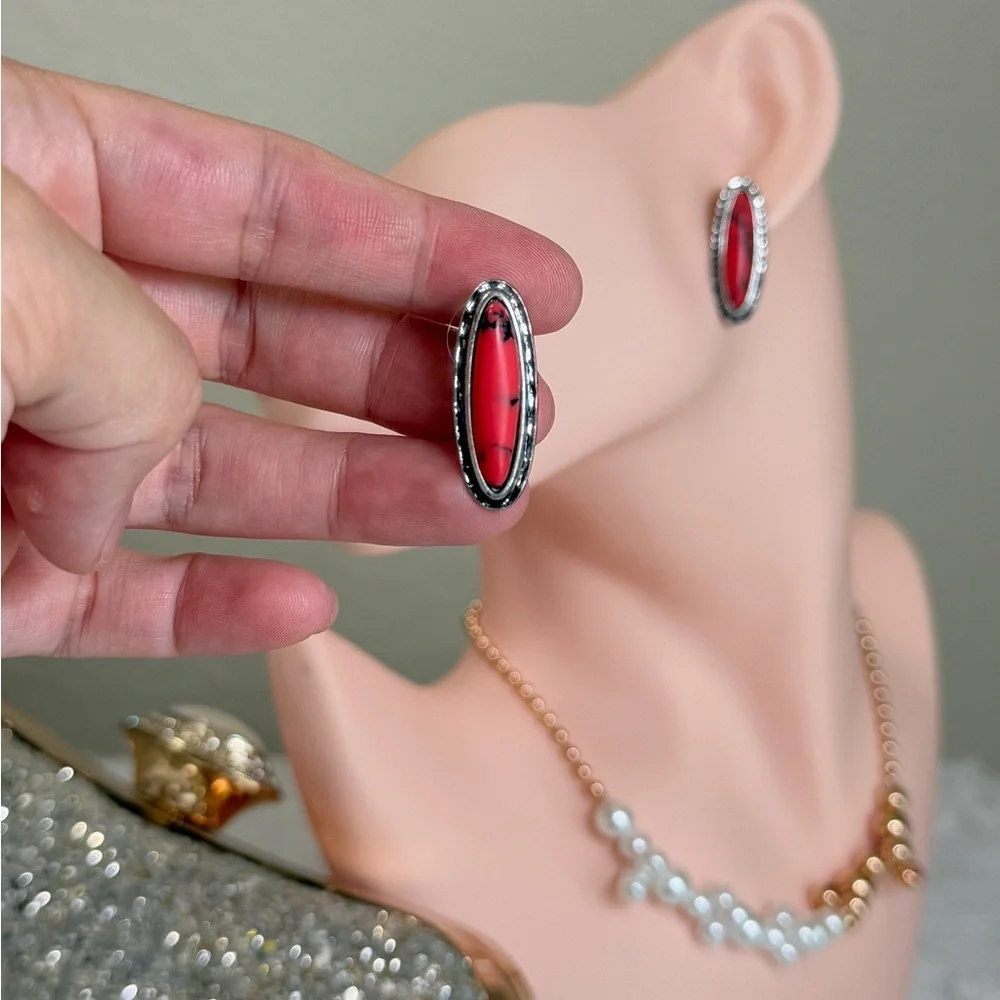 ⚜️ Western Silver and Red Stones Earrings - Picture 3 of 7